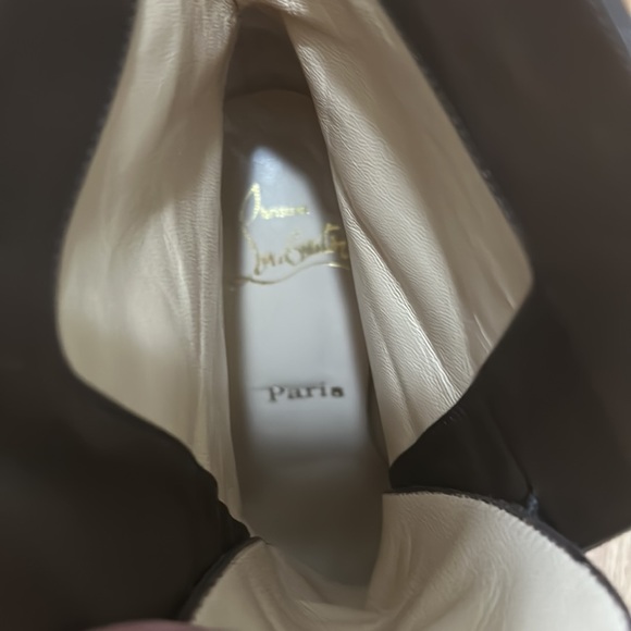 CHRISTIAN LOUBOUTIN brown suede boots. Size 39.5 - Picture 6 of 6